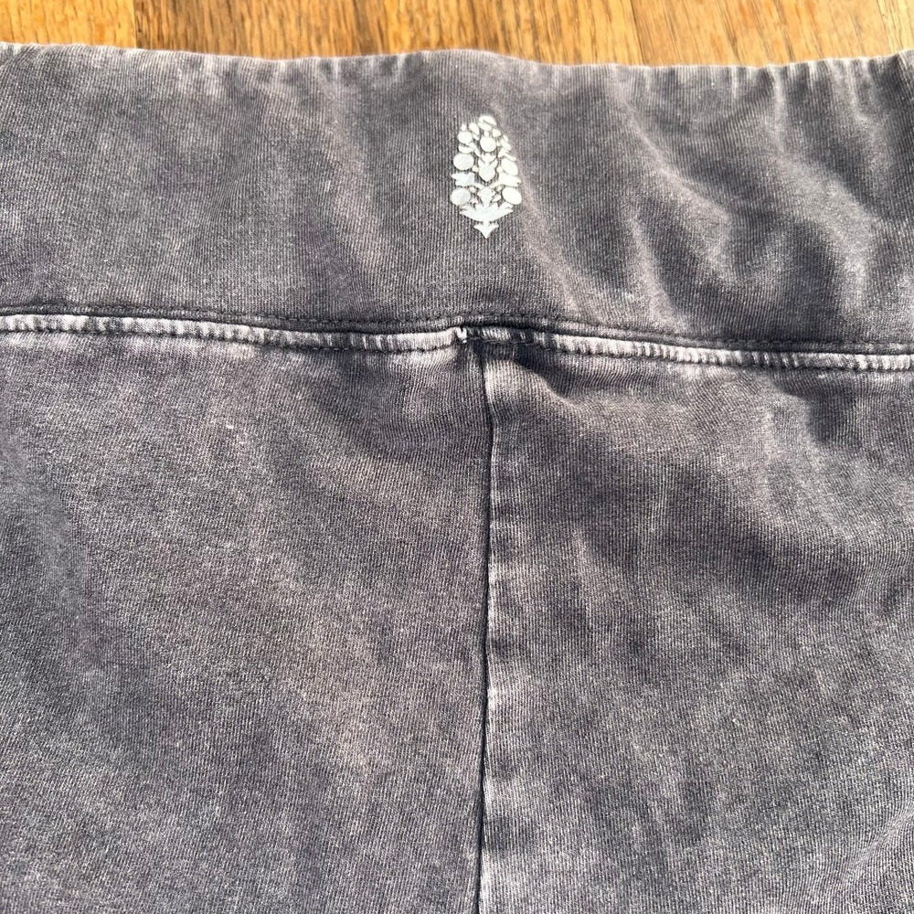 SOLD
by Free People Gray Athletic biker Shorts size Large - Picture 5 of 9